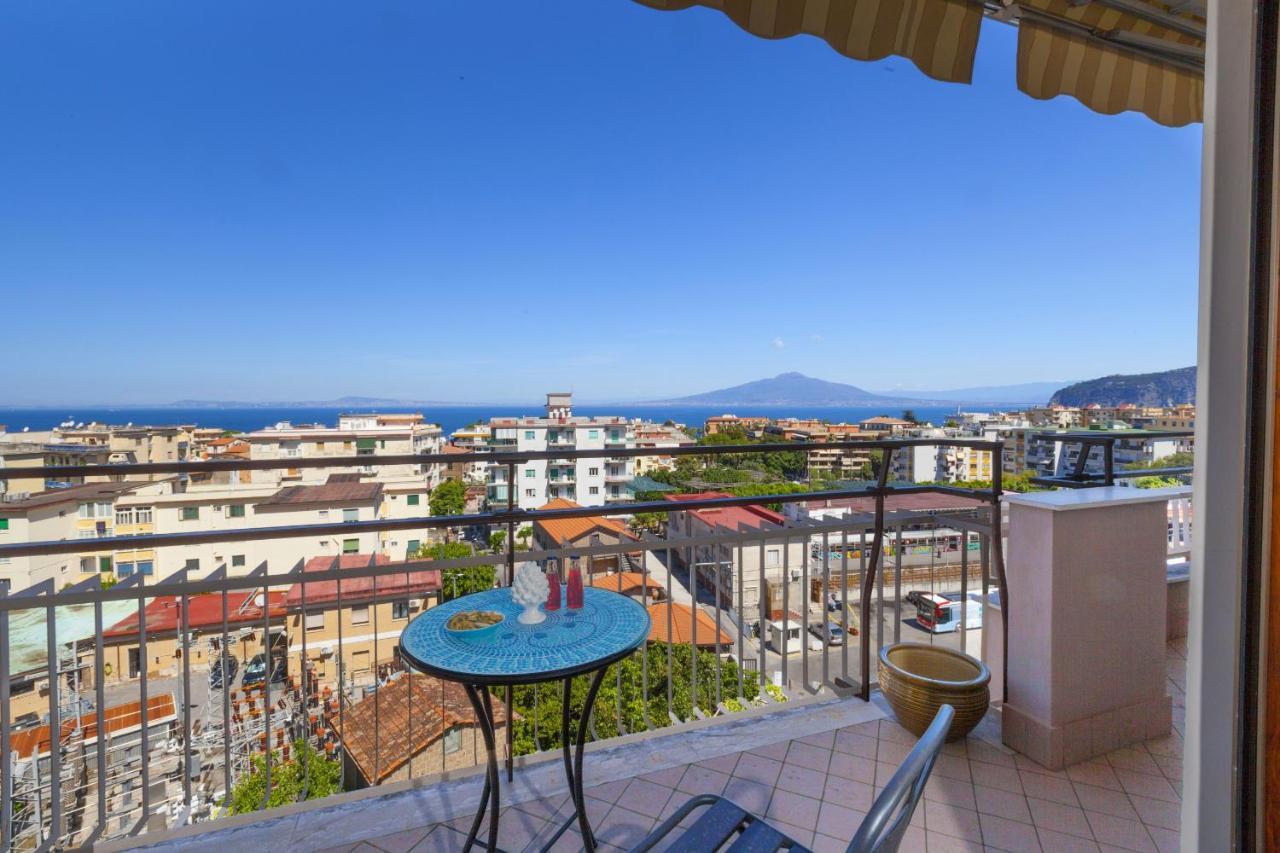 Amore Rentals - Appartamento Cielomare Sorrento Exterior photo