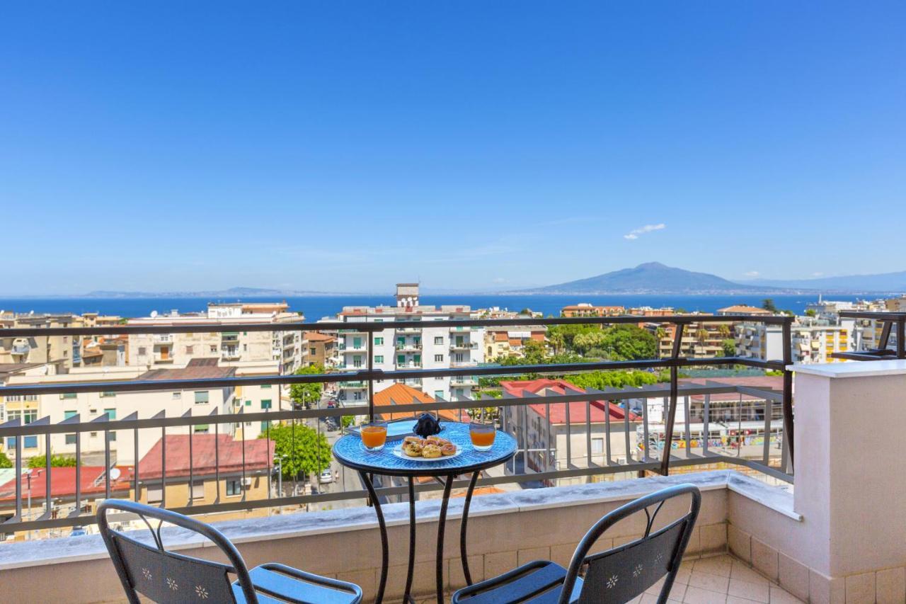 Amore Rentals - Appartamento Cielomare Sorrento Exterior photo